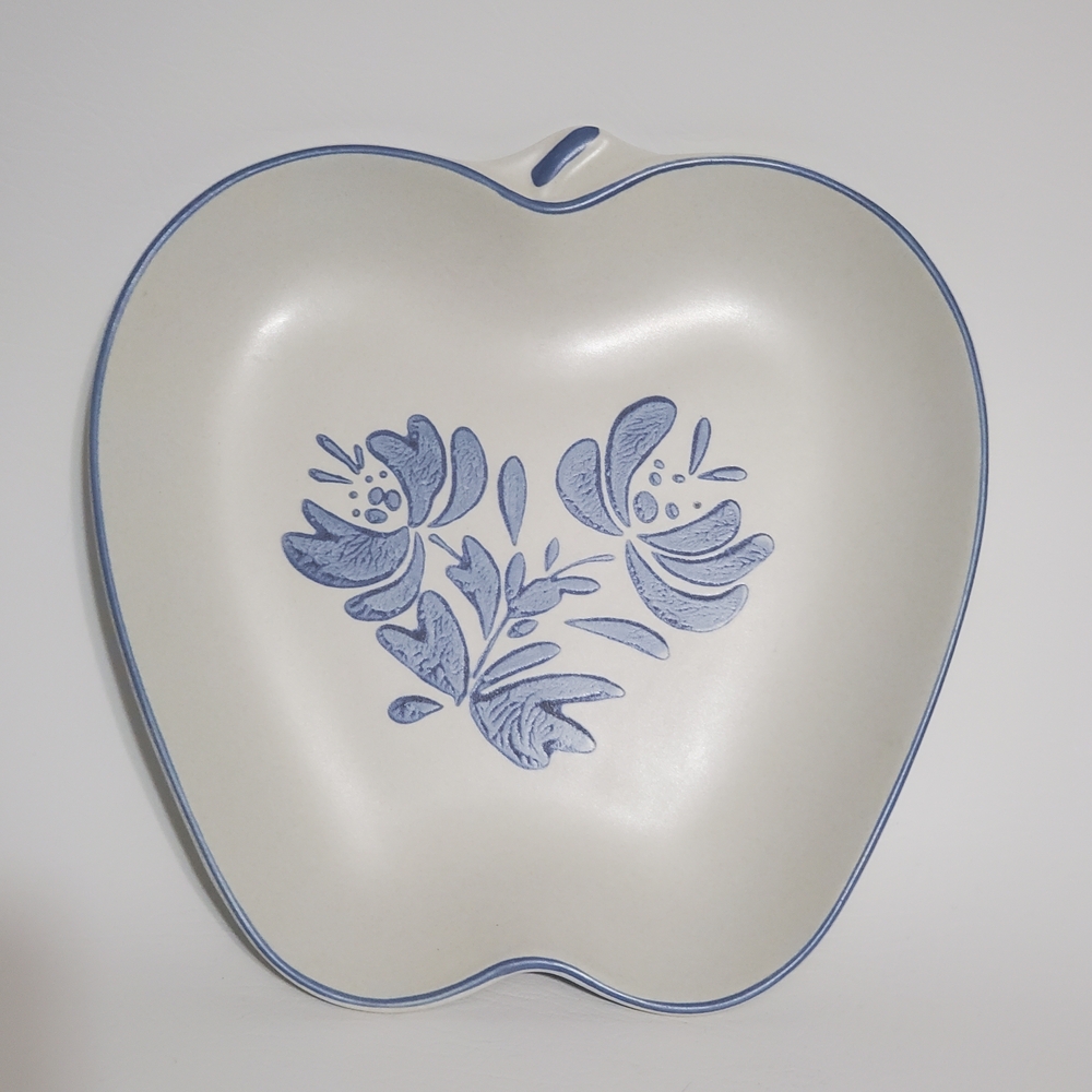 Pfaltzgraff Yorktowne Blue Floral Apple Serving Plate Dish